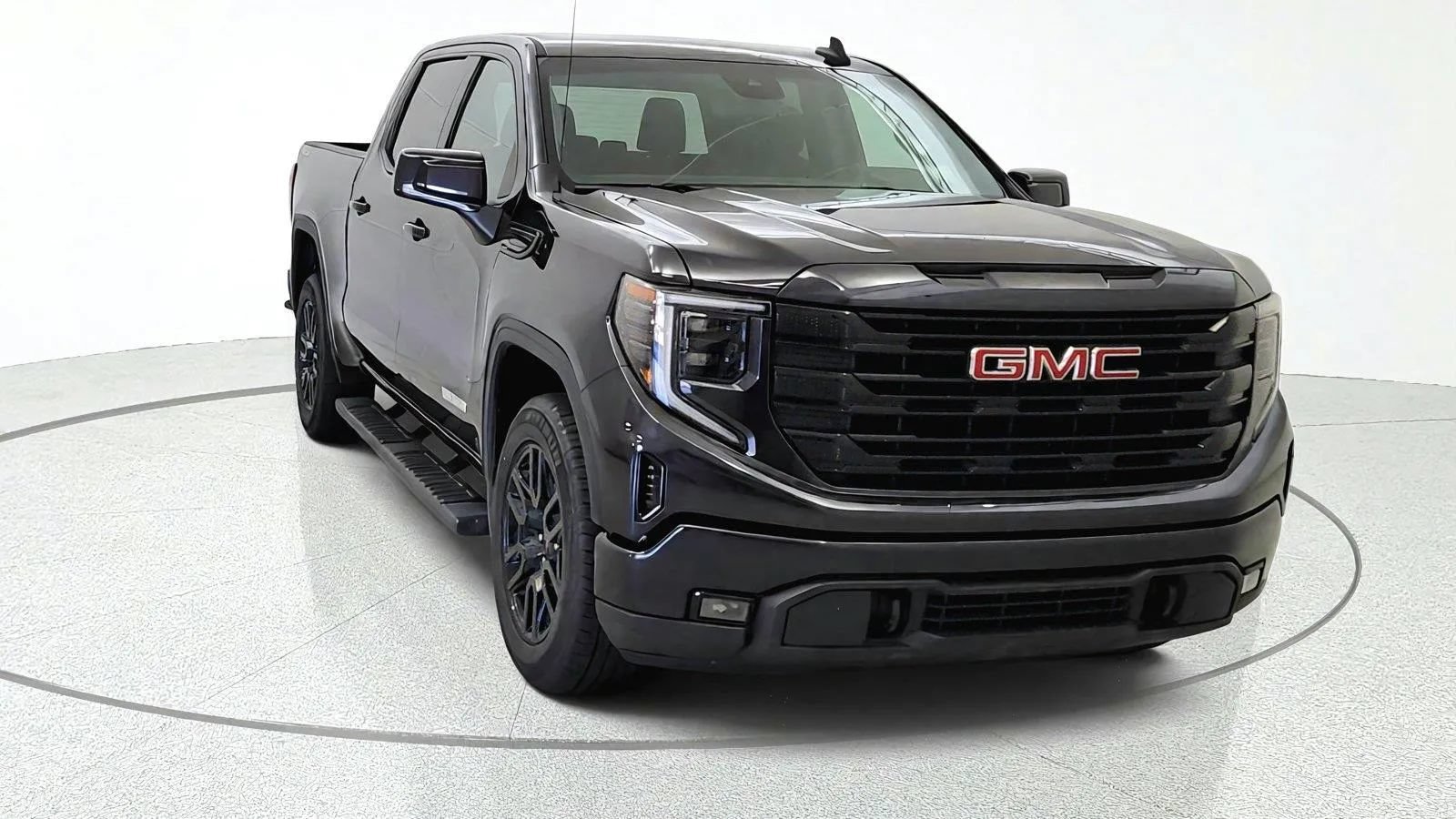 Used 2024 GMC Sierra 1500 Elevation AWD/4WD image 2