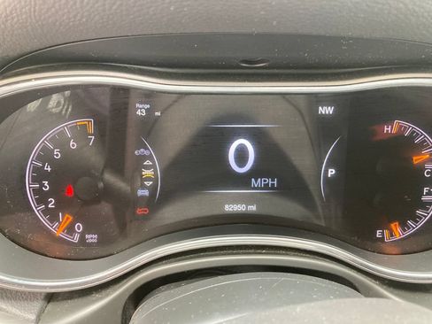 Used 2021 Jeep Grand Cherokee Limited AWD/4WD image 19