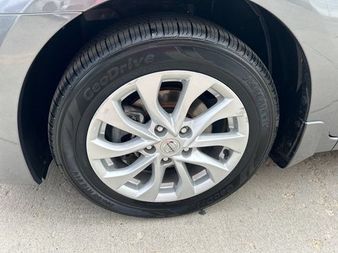 Used 2019 Nissan Sentra SV FWD image 14