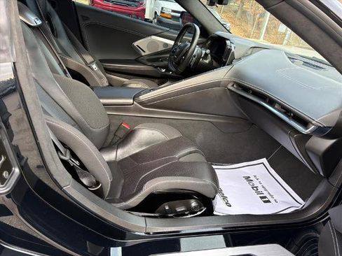 Used 2022 Chevrolet Corvette Stingray Premium Conv w/ Z51 Performance Package image 18