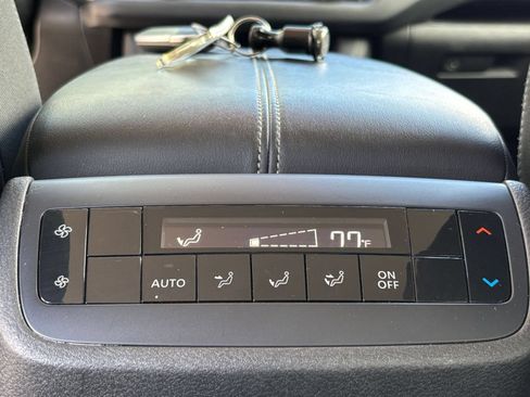 Used 2025 Nissan Pathfinder SV AWD/4WD image 24
