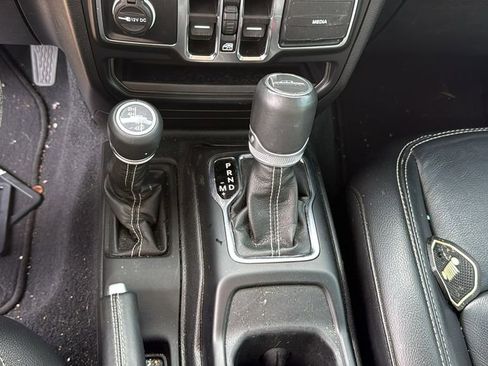 Used 2022 Jeep Gladiator Overland w/ Popular Equipment Package AWD/4WD image 10