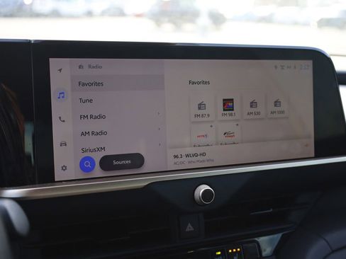 Used 2023 Toyota Crown XLE image 24