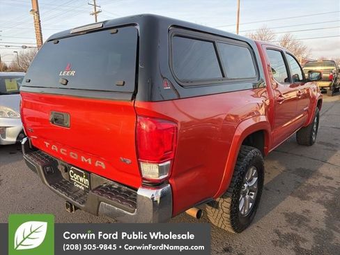 Used 2017 Toyota Tacoma SR5 image 5