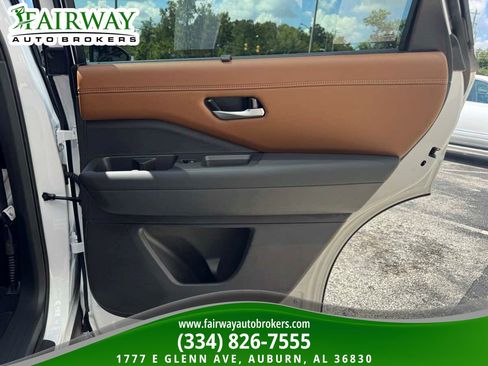 Used 2026 Nissan Pathfinder Platinum w/ Cargo Package FWD image 33