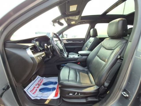 Used 2022 Cadillac XT6 Premium Luxury w/ Technology Package AWD/4WD image 9