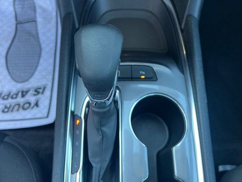 Used 2024 Chevrolet Malibu LT image 34