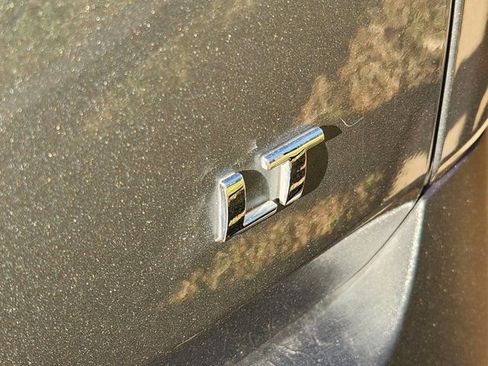 Used 2023 Chevrolet Traverse LT image 10