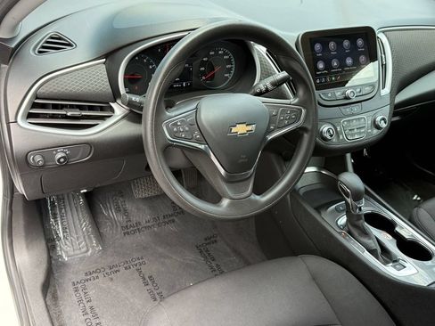 Used 2024 Chevrolet Malibu LT FWD image 23