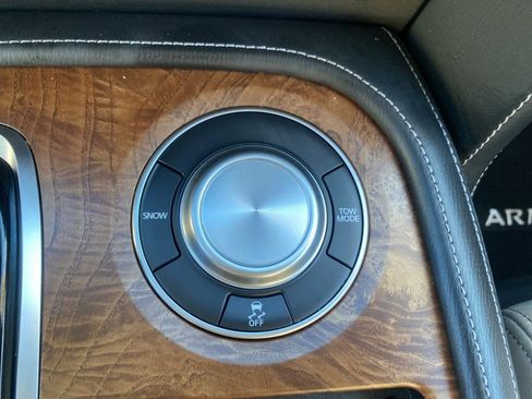 Used 2024 Nissan Armada SL w/ Captain's Chairs Package image 27