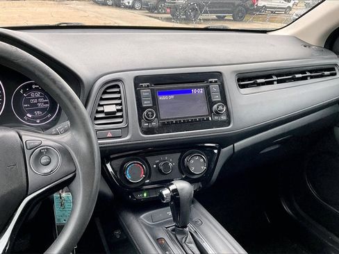 Used 2019 Honda HR-V LX image 9