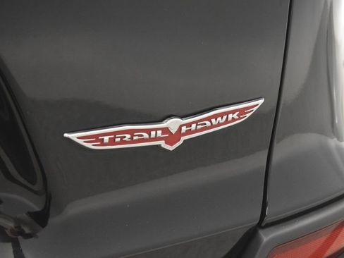 Used 2019 Jeep Cherokee Trailhawk w/ Cold Weather Group image 17