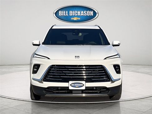 Used 2025 Buick Enclave Preferred image 2