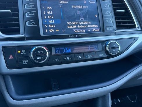 Used 2015 Toyota Highlander XLE image 15