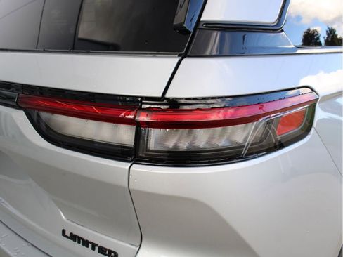 New 2025 Jeep Grand Cherokee Limited w/ Black Appearance Package image 40