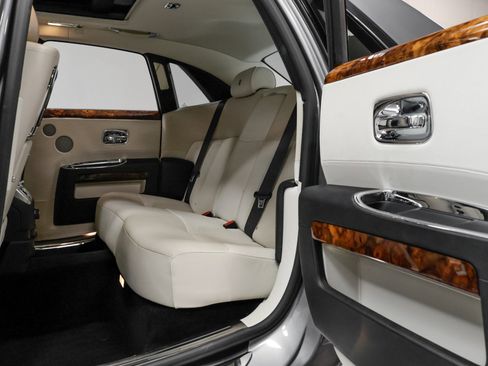 Used 2010 Rolls-Royce Ghost image 60