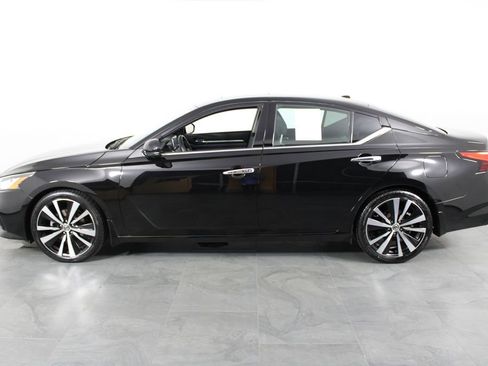 Used 2019 Nissan Altima 2.5 Platinum FWD image 10