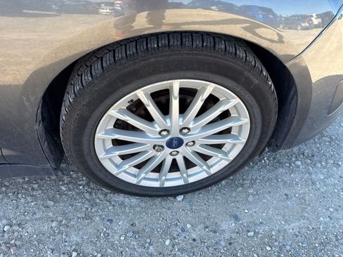 Used 2016 Ford C-MAX SE w/ Cold Weather Package FWD image 5