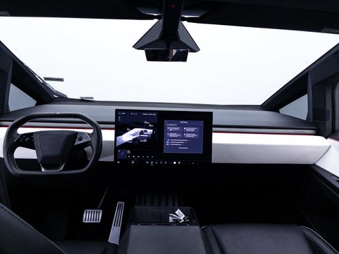 Used 2024 Tesla Cybertruck AWD Crew Cab image 22