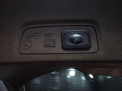 Used 2017 Lincoln MKC Reserve image 38