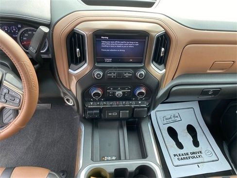 Used 2021 Chevrolet Silverado 3500 High Country image 11