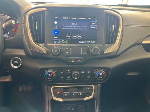 Used 2024 GMC Terrain Denali w/ Denali Premium Package AWD/4WD image 3