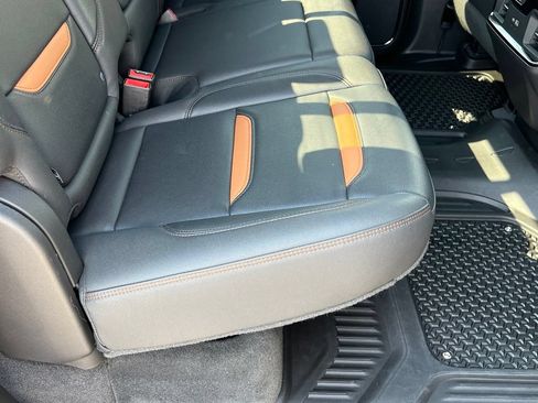 Certified 2023 GMC Sierra 1500 AT4 w/ Technology Package AWD/4WD image 19