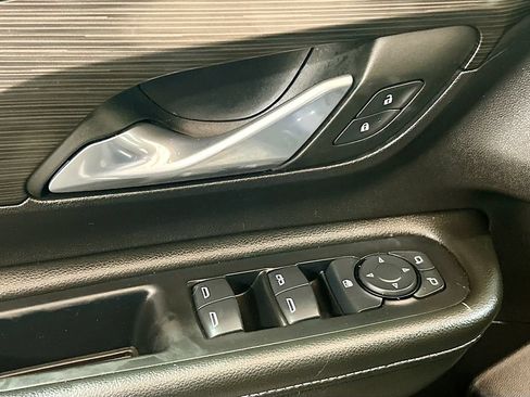 Used 2024 GMC Terrain SLE w/ Driver Convenience Package FWD image 15