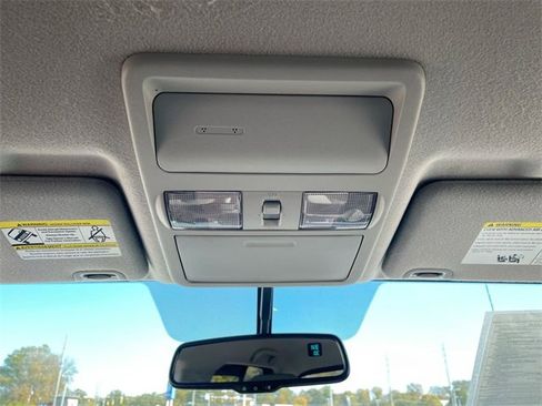 Used 2020 Nissan Frontier SV image 21