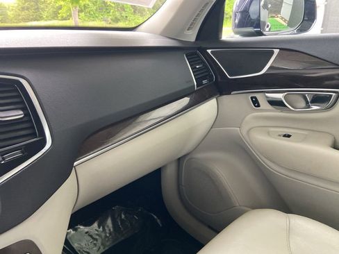 Used 2017 Volvo XC90 T6 Momentum w/ Vision Package AWD/4WD image 28