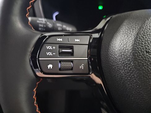 Used 2025 Honda Pilot TrailSport image 18