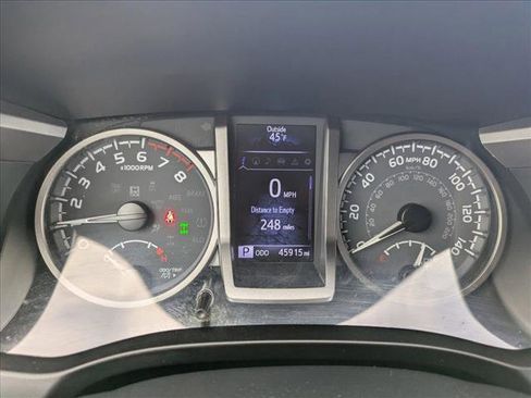 Used 2020 Toyota Tacoma Limited AWD/4WD image 10