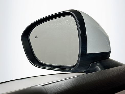 Used 2024 Mitsubishi Outlander SE image 16