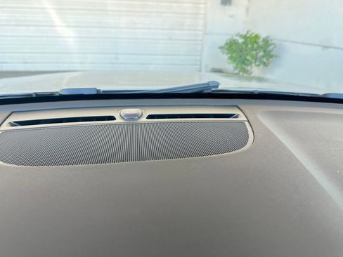 Used 2024 Volvo XC40 B5 Core image 20