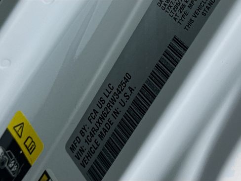 Used 2024 Jeep Wrangler Willys image 12