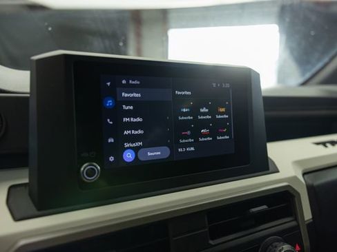 Used 2024 Toyota Tacoma TRD Off-Road image 26