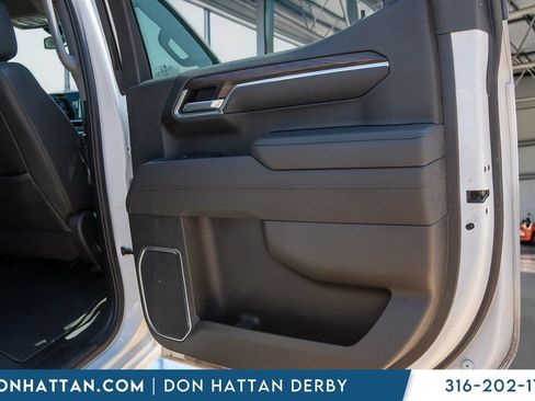 Used 2025 GMC Sierra 1500 SLT AWD/4WD image 23