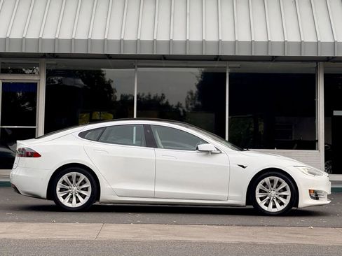 Used 2017 Tesla Model S 90D image 4