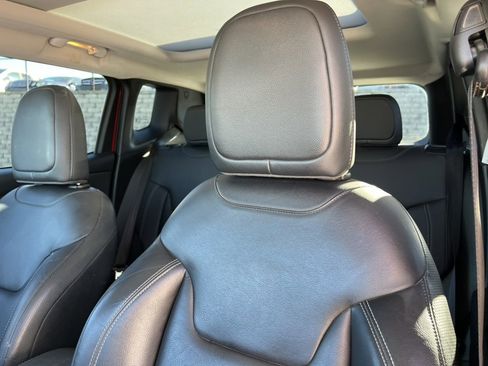 Used 2022 Jeep Renegade Limited w/ Sun, Sound & Wheels Group image 12