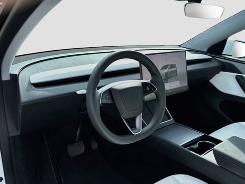 Used 2026 Tesla Model Y Long Range AWD/4WD image 9
