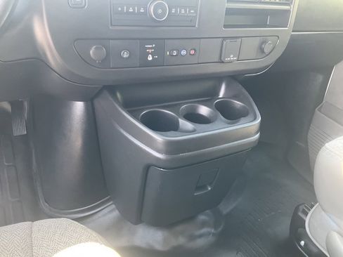 Used 2022 Chevrolet Express 2500 w/ Driver Convenience Package image 18