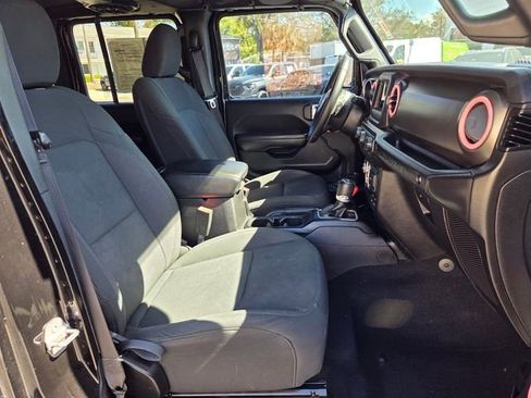 Used 2018 Jeep Wrangler Unlimited Sport S image 17