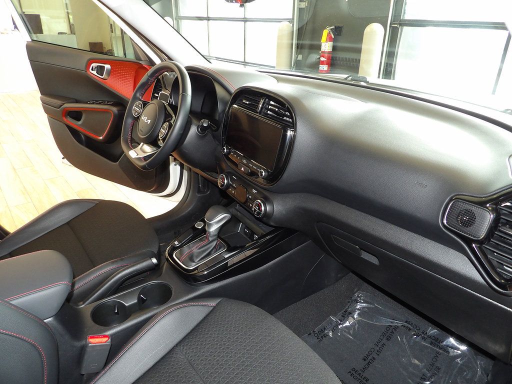 Used 2023 Kia Soul GT-Line FWD image 13