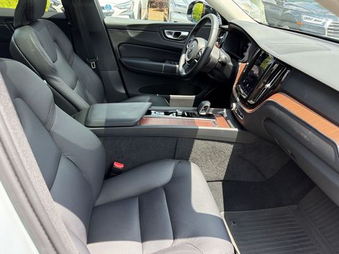 Used 2024 Volvo XC60 B5 Plus w/ Protection Package Premier AWD/4WD image 24