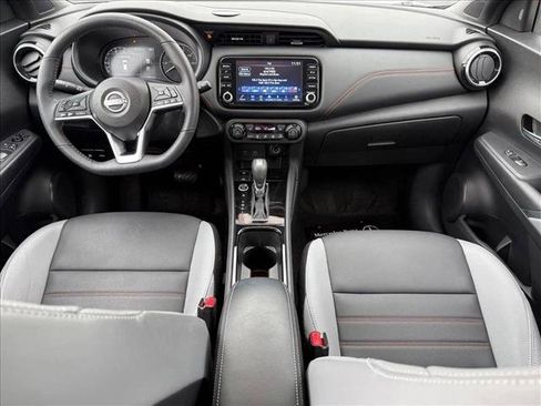Used 2024 Nissan Kicks SR w/ SR Premium Package FWD image 12