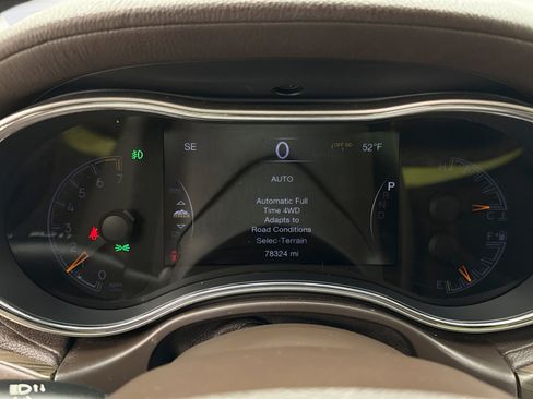 Used 2017 Jeep Grand Cherokee Overland image 13