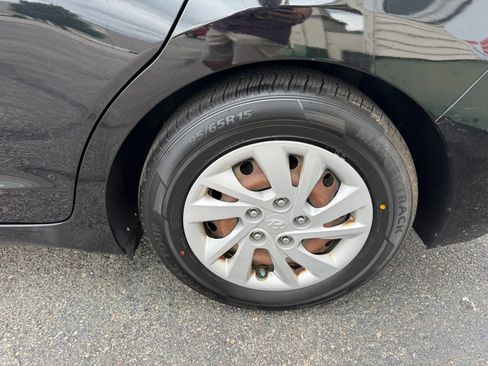 Used 2019 Hyundai Elantra SE FWD image 43