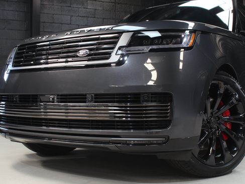 Used 2024 Land Rover Range Rover SV AWD/4WD image 6