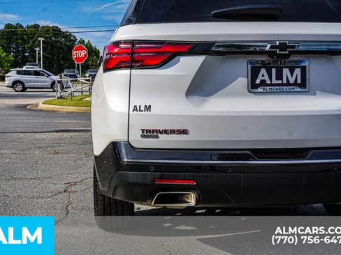 Used 2024 Chevrolet Traverse Premier w/ Redline Edition AWD/4WD image 16