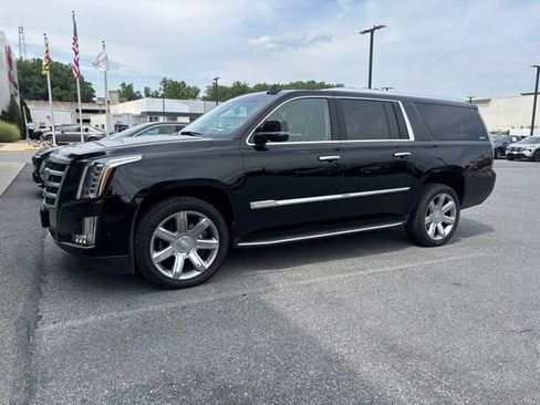Used 2018 Cadillac Escalade ESV Luxury AWD/4WD image 1